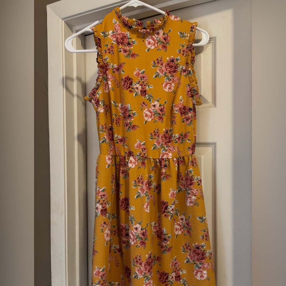 Sleeveless dress